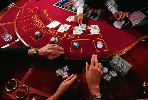 Tampilan permainan Ikan Jackpot menunjukkan ikan, meriam, dan penghitung saldo di cagur bet